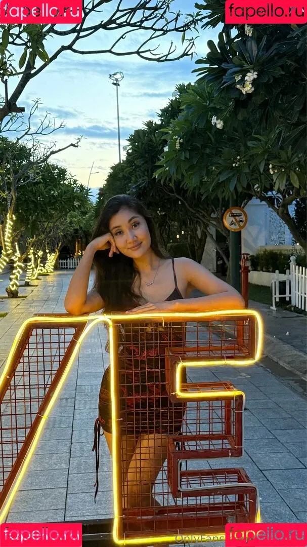 MiaJeen / Mia_Jeen / mia.jeen Onlyfans Photo Gallery 