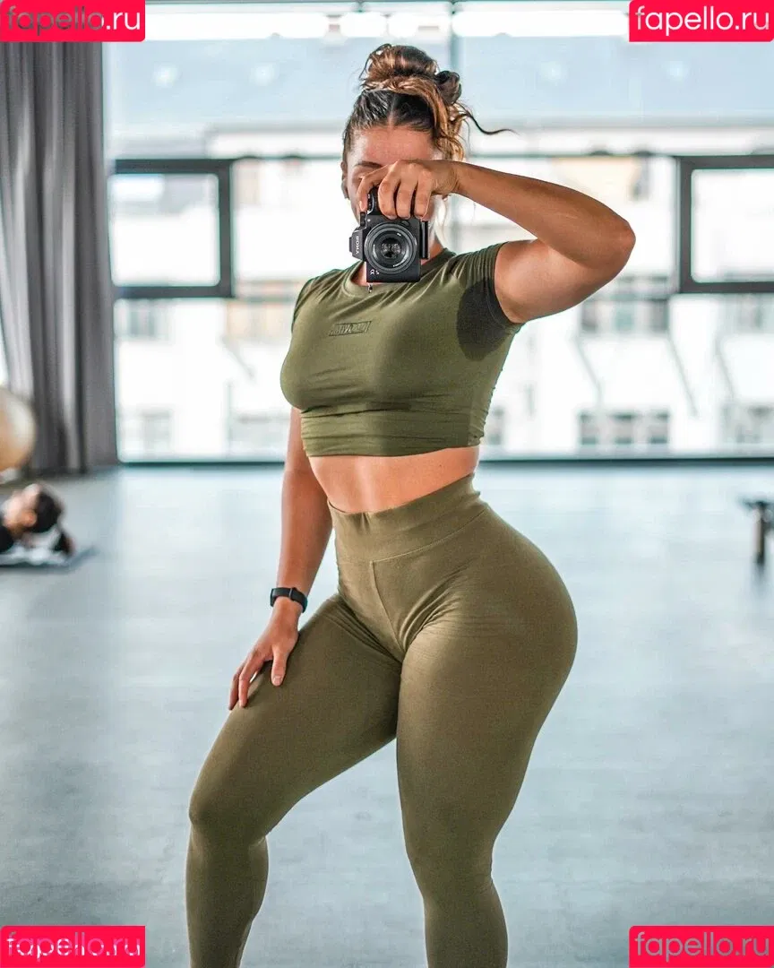 Leonie Kommoss / leonie.kommoss / leoniekommoss Onlyfans Photo Gallery 