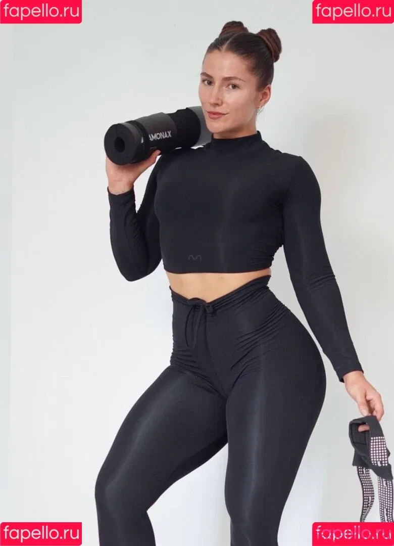 Leonie Kommoss / leonie.kommoss / leoniekommoss Onlyfans Photo Gallery 