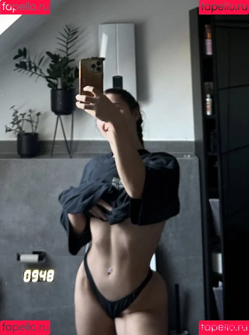 Leonie Kommoss / leonie.kommoss / leoniekommoss Onlyfans Photo Gallery 