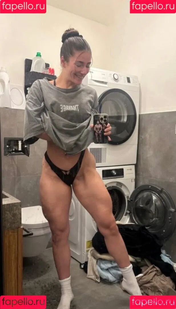 Leonie Kommoss / leonie.kommoss / leoniekommoss Onlyfans Photo Gallery 