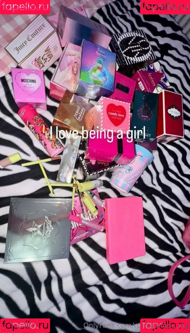 rubydiamantee / rubydiamanttee Onlyfans Photo Gallery 