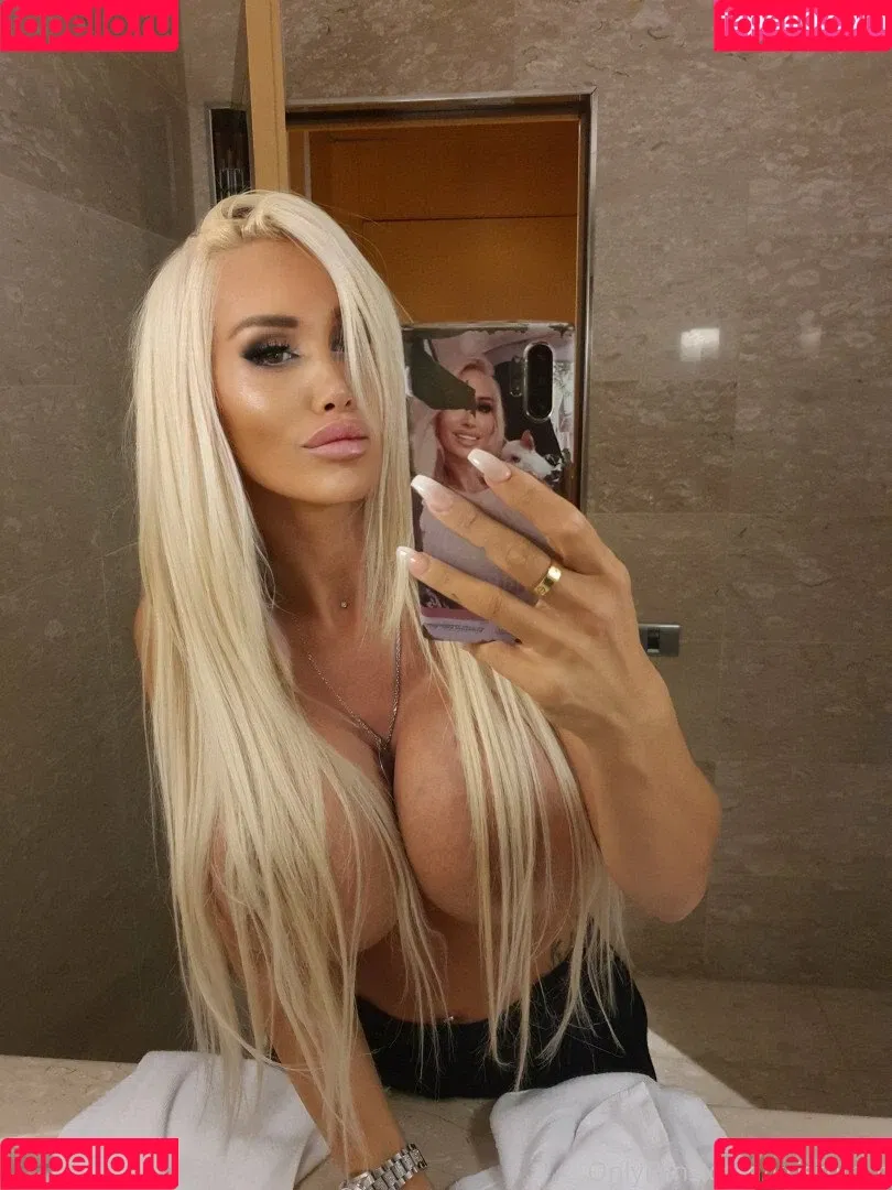 Kristhin Gomez / kristhin_g / kristhinx Onlyfans Photo Gallery 