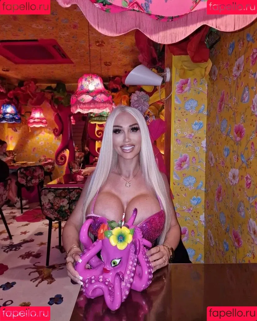 Kristhin Gomez / kristhin_g / kristhinx Onlyfans Photo Gallery 