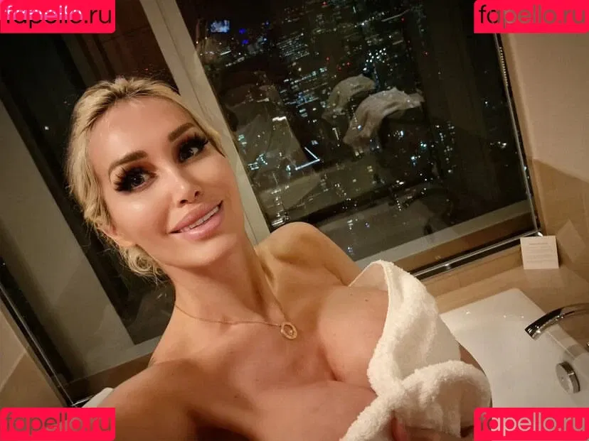 Kristhin Gomez / kristhin_g / kristhinx Onlyfans Photo Gallery 