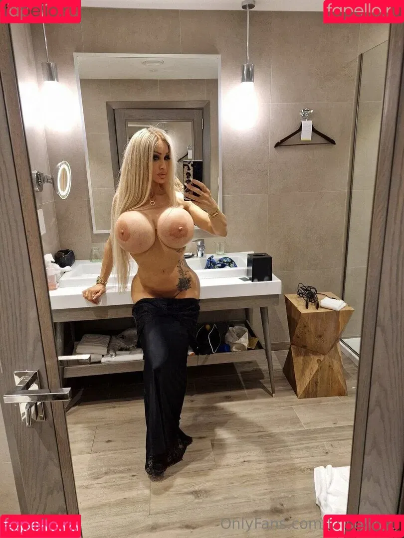 Kristhin Gomez / kristhin_g / kristhinx Onlyfans Photo Gallery 