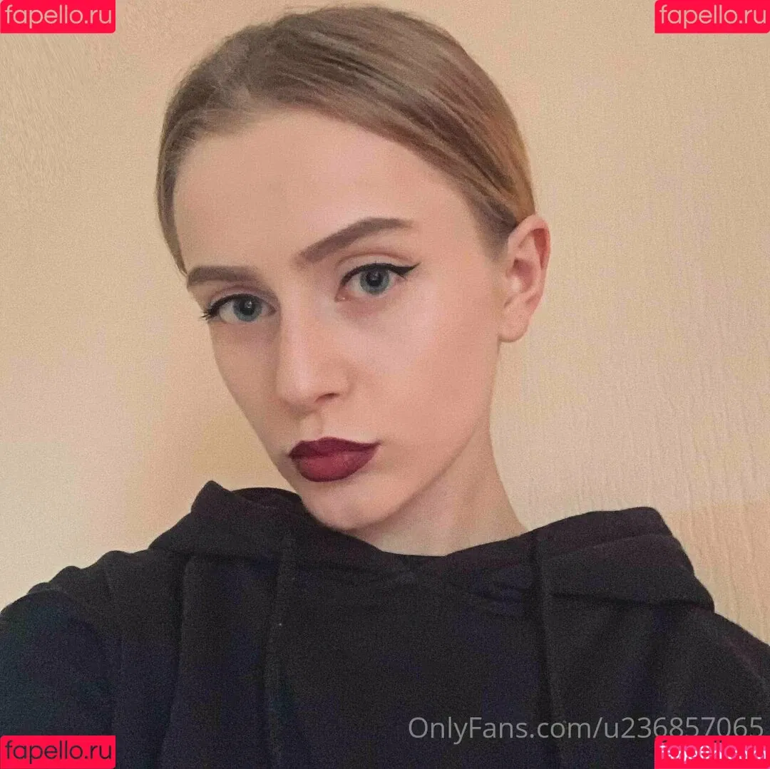 Kitsune / Kitsunekk / Lustful_modest / kateorkatrin / kkkkkkatrin Onlyfans Photo Gallery 