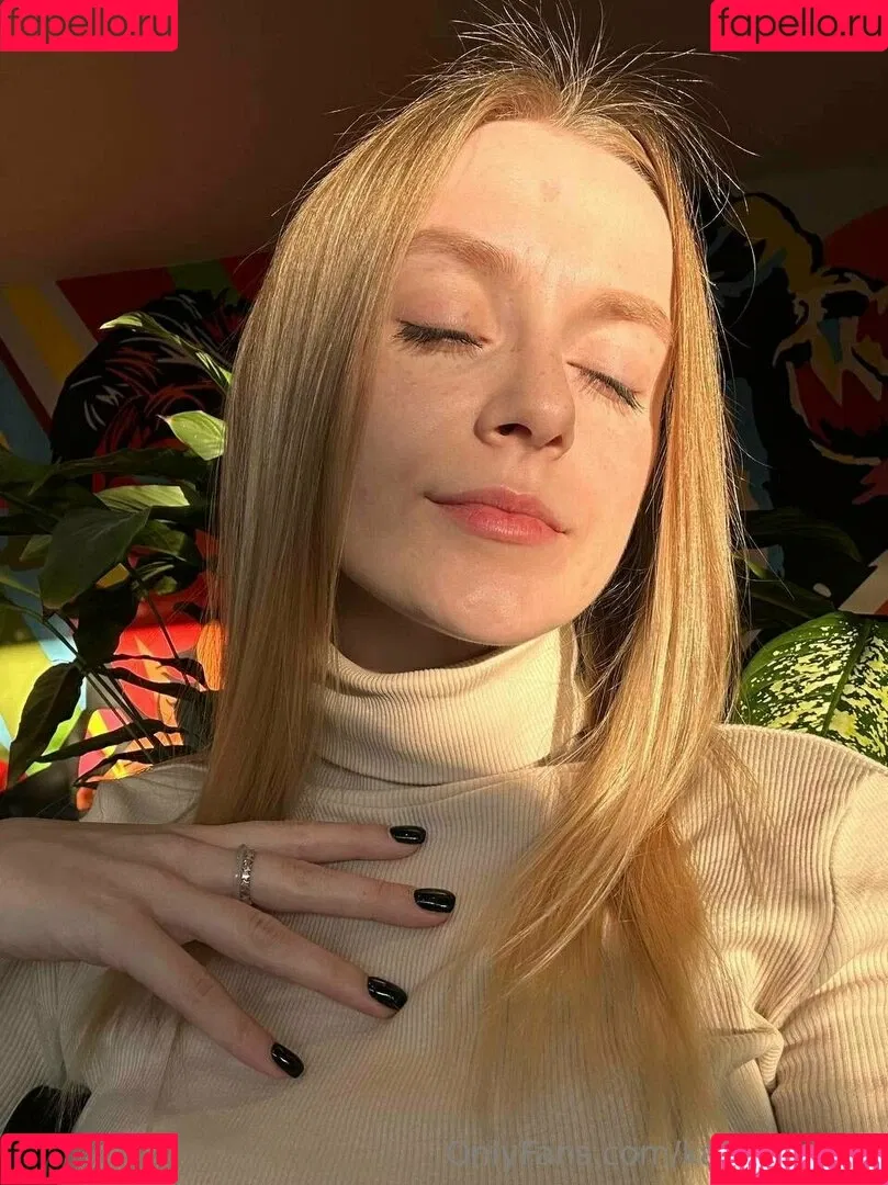 Kitsune / Kitsunekk / Lustful_modest / kateorkatrin / kkkkkkatrin Onlyfans Photo Gallery 