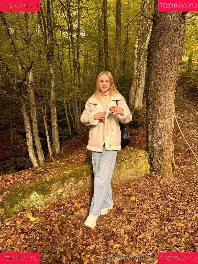 Kitsune / Kitsunekk / Lustful_modest / kateorkatrin / kkkkkkatrin Onlyfans Photo Gallery 