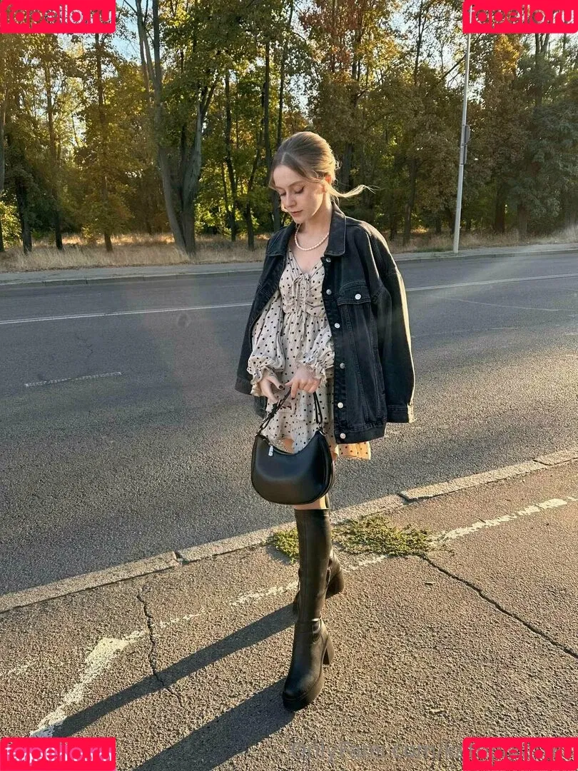 Kitsune / Kitsunekk / Lustful_modest / kateorkatrin / kkkkkkatrin Onlyfans Photo Gallery 