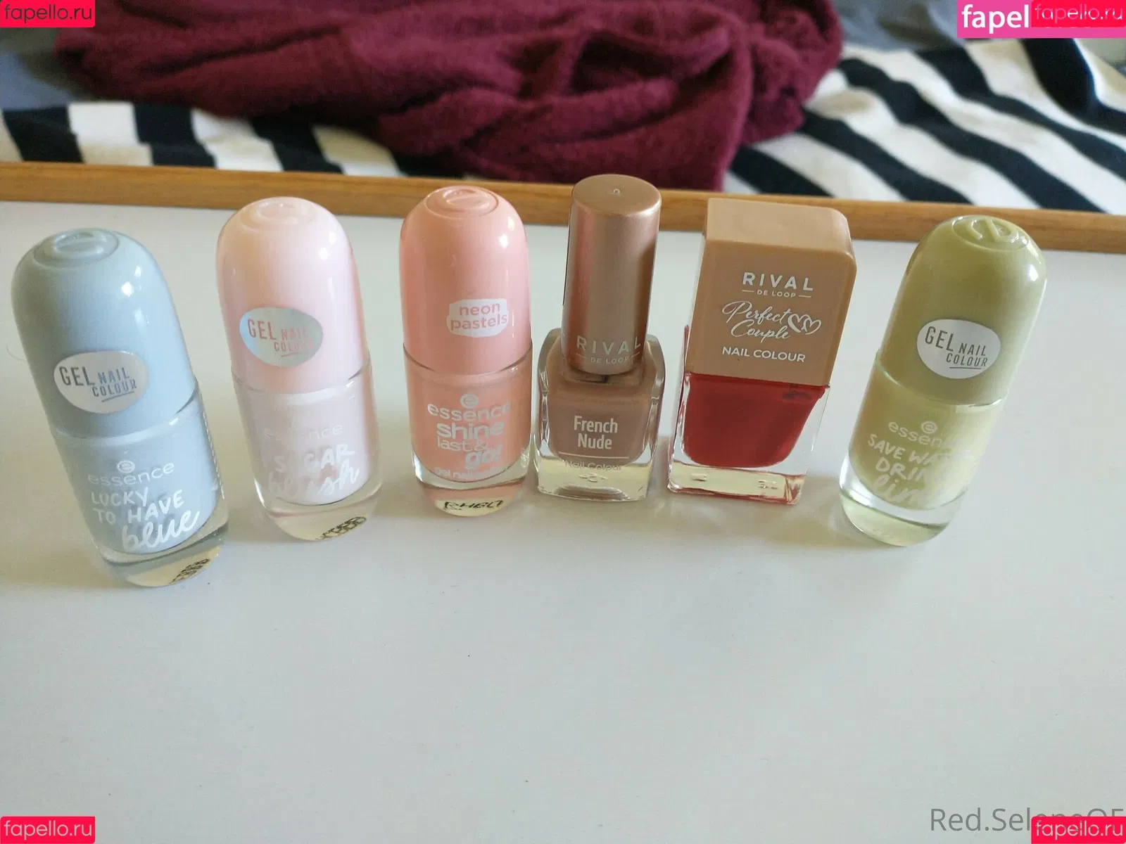 littleredselena / red.selene Onlyfans Photo Gallery 