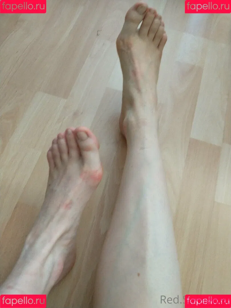 littleredselena / red.selene Onlyfans Photo Gallery 