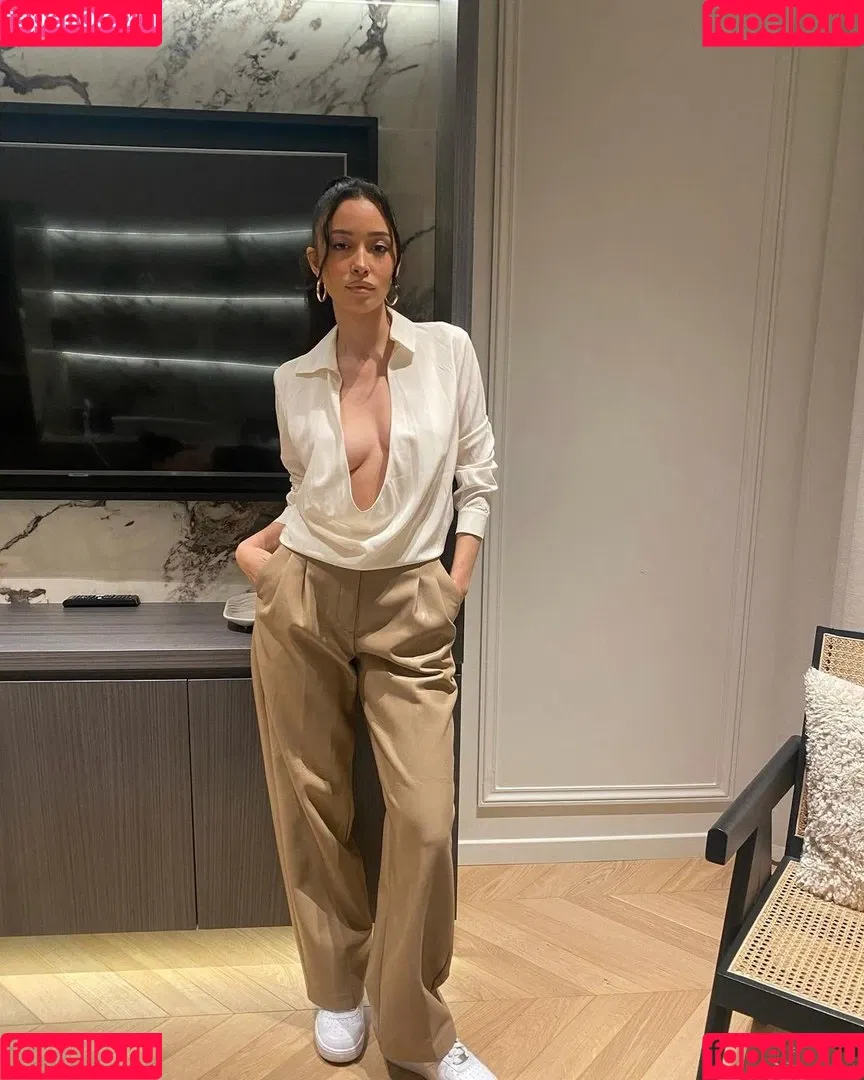 Christian Serratos / christianserratos Onlyfans Photo Gallery 