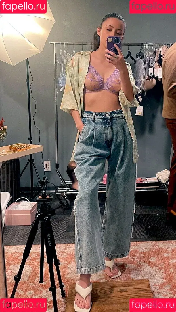 Christian Serratos / christianserratos Onlyfans Photo Gallery 