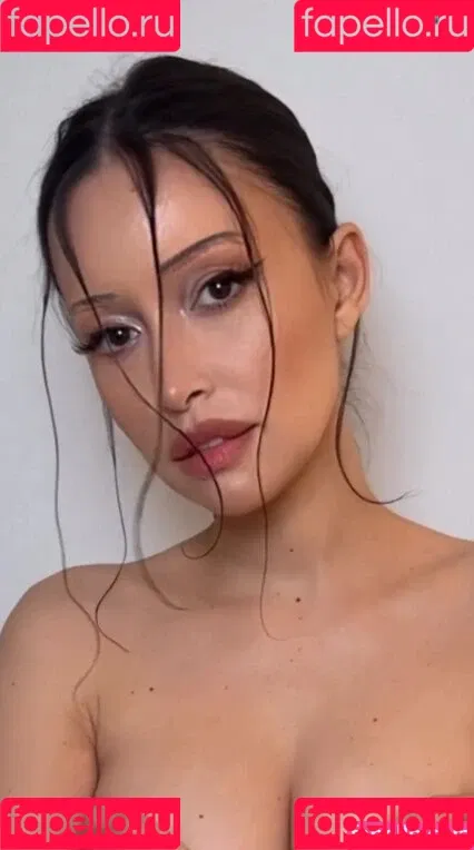 Christian Serratos / christianserratos Onlyfans Photo Gallery 