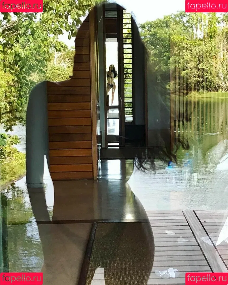 Christian Serratos / christianserratos Onlyfans Photo Gallery 