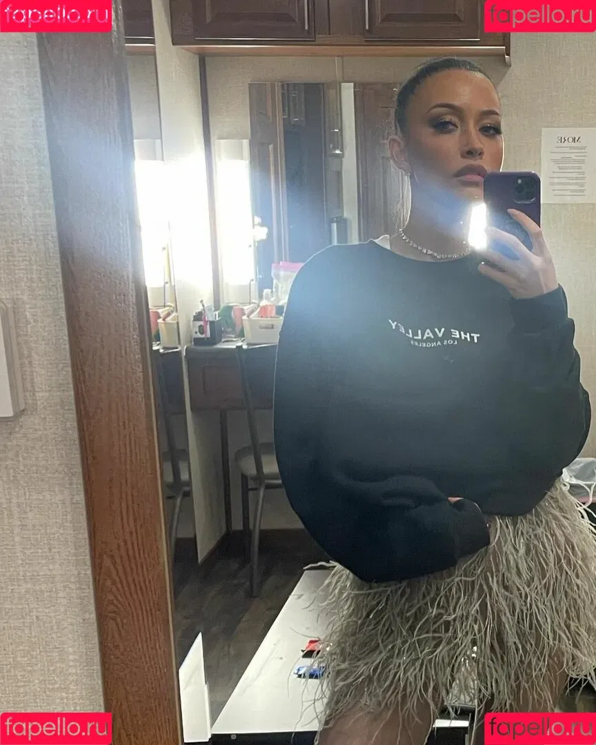 Christian Serratos / christianserratos Onlyfans Photo Gallery 