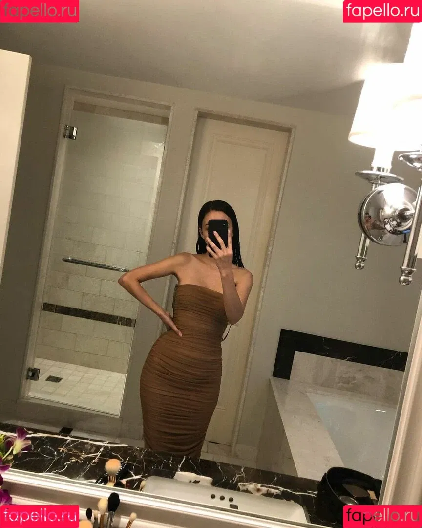 Christian Serratos / christianserratos Onlyfans Photo Gallery 