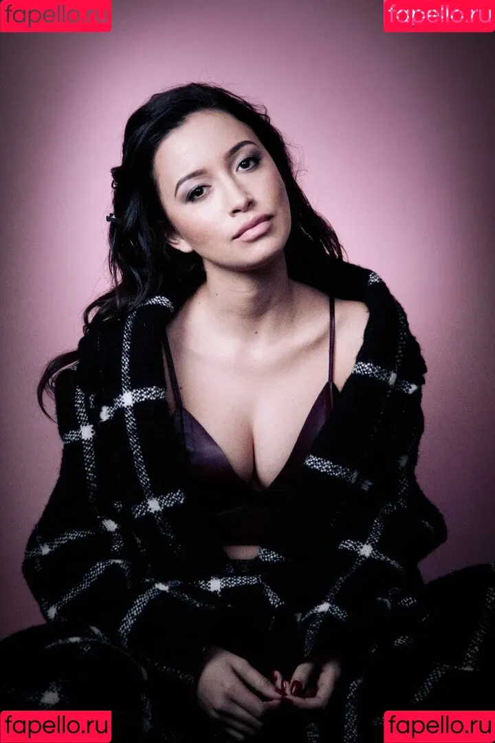 Christian Serratos / christianserratos Onlyfans Photo Gallery 