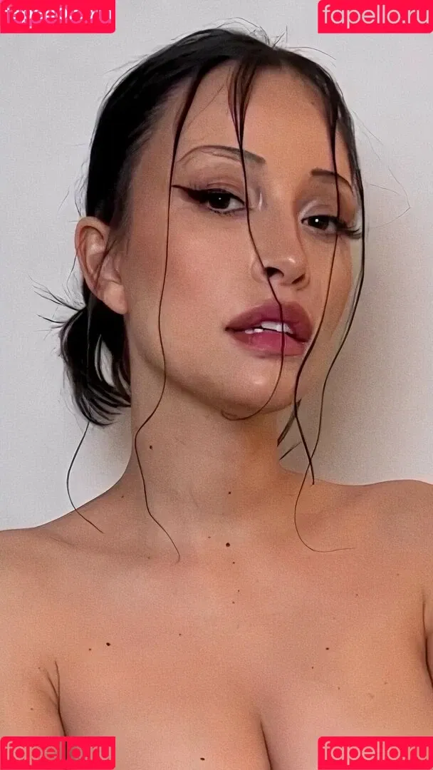 Christian Serratos / christianserratos Onlyfans Photo Gallery 