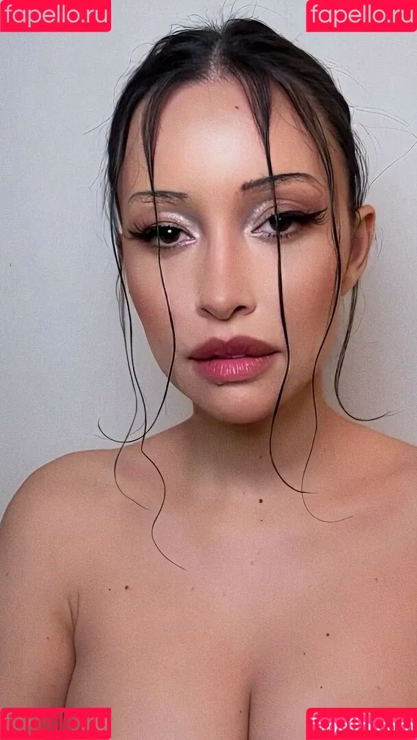 Christian Serratos / christianserratos Onlyfans Photo Gallery 