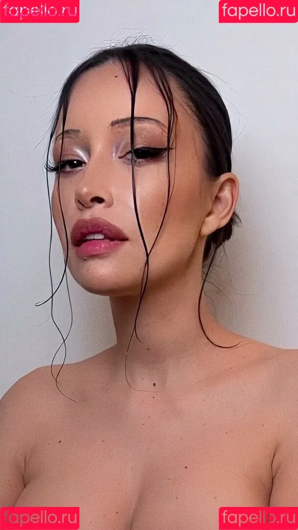 Christian Serratos / christianserratos Onlyfans Photo Gallery 