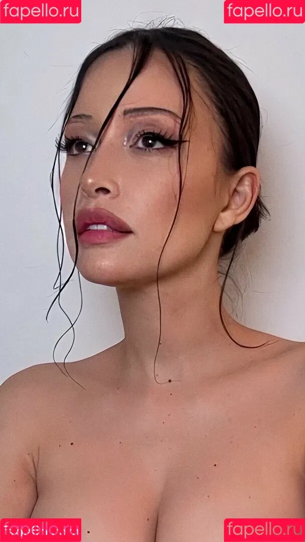 Christian Serratos / christianserratos Onlyfans Photo Gallery 