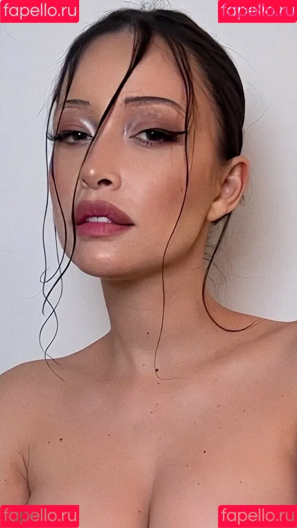 Christian Serratos / christianserratos Onlyfans Photo Gallery 