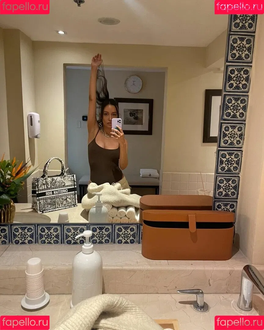 Christian Serratos / christianserratos Onlyfans Photo Gallery 