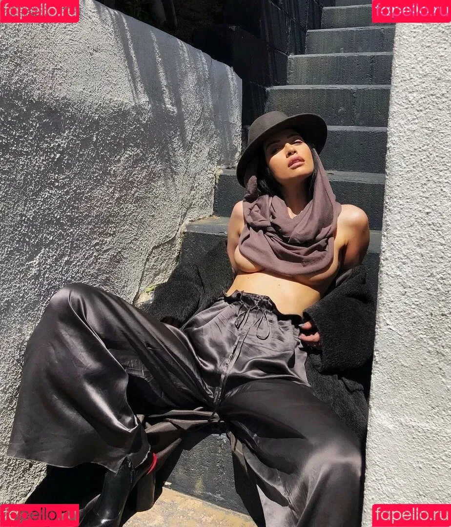 Christian Serratos / christianserratos Onlyfans Photo Gallery 