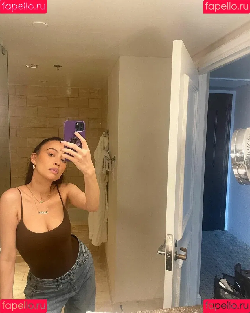 Christian Serratos / christianserratos Onlyfans Photo Gallery 