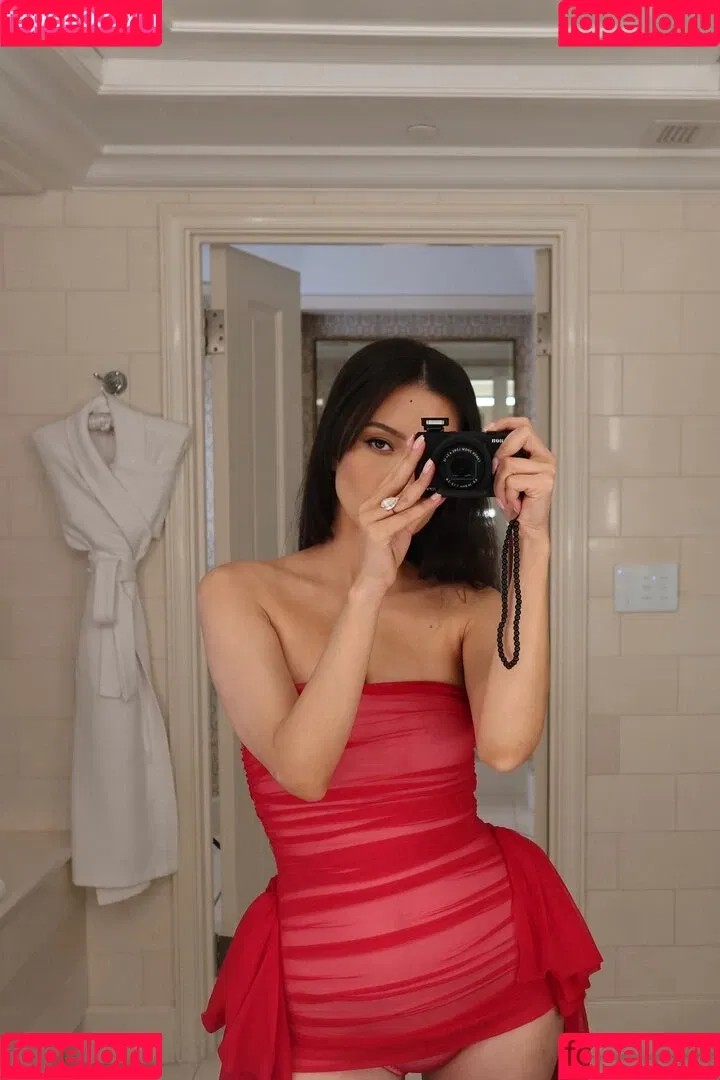 Christian Serratos / christianserratos Onlyfans Photo Gallery 