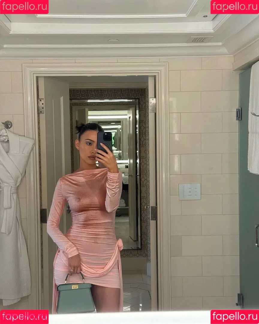 Christian Serratos / christianserratos Onlyfans Photo Gallery 