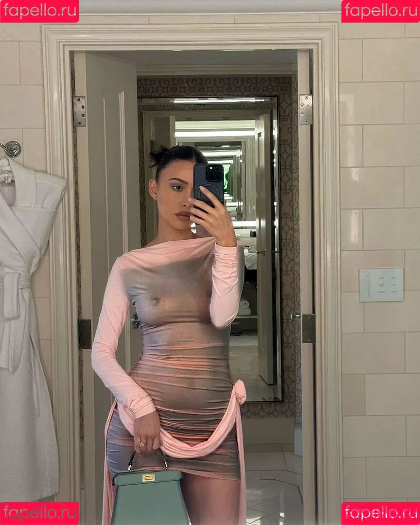 Christian Serratos / christianserratos Onlyfans Photo Gallery 