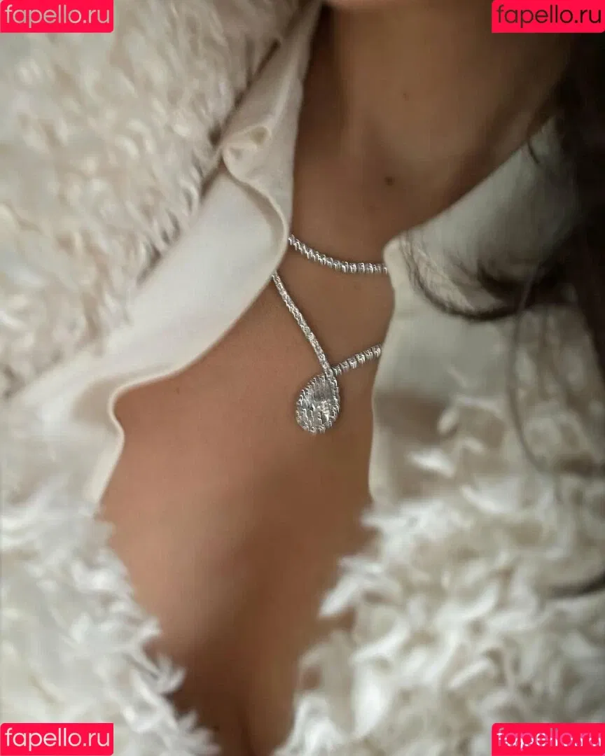 Christian Serratos / christianserratos Onlyfans Photo Gallery 