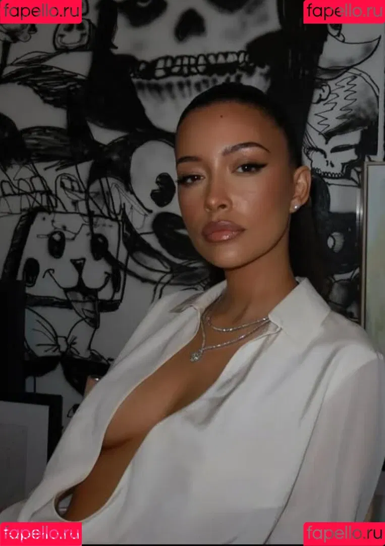 Christian Serratos / christianserratos Onlyfans Photo Gallery 