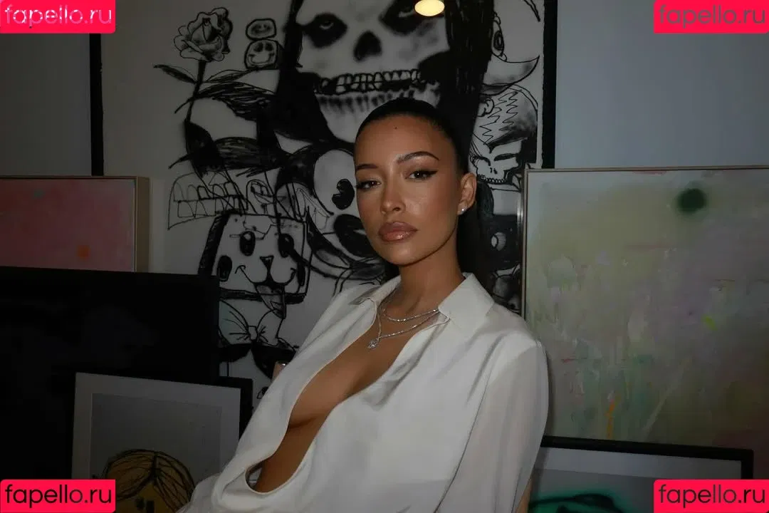 Christian Serratos / christianserratos Onlyfans Photo Gallery 