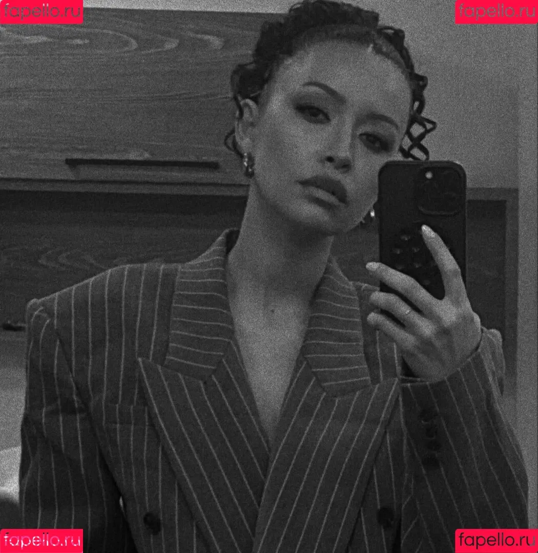 Christian Serratos / christianserratos Onlyfans Photo Gallery 