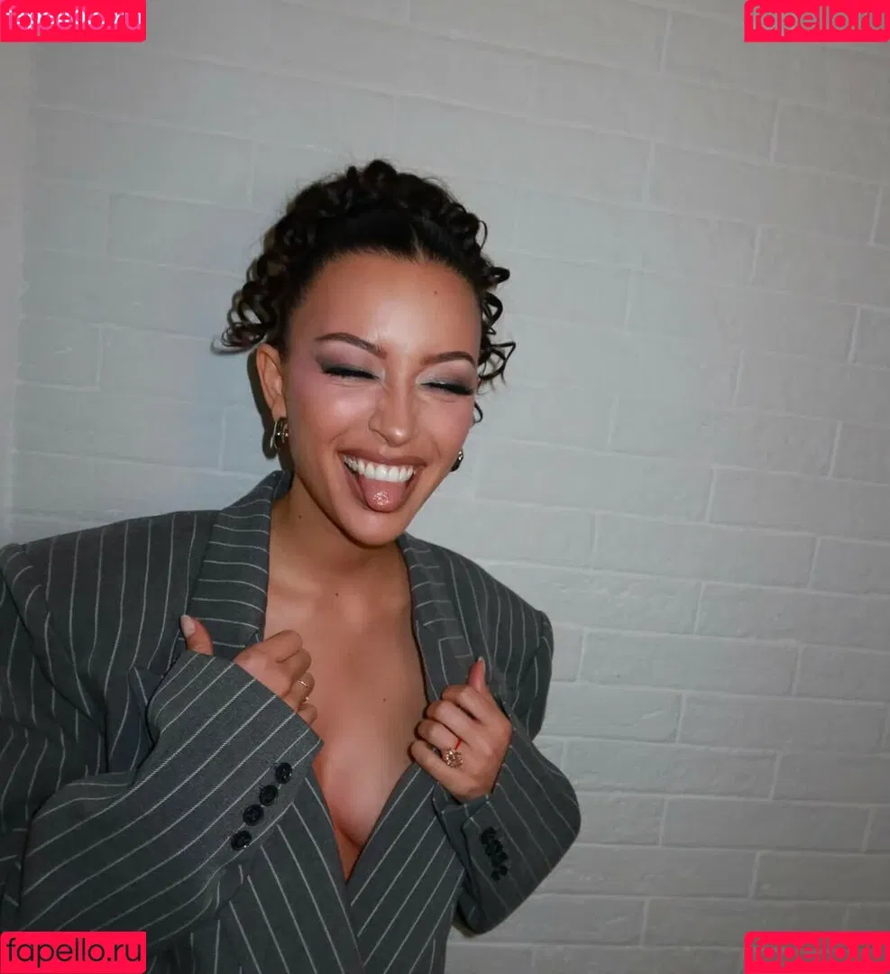 Christian Serratos / christianserratos Onlyfans Photo Gallery 