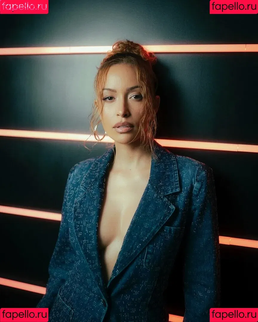 Christian Serratos / christianserratos Onlyfans Photo Gallery 