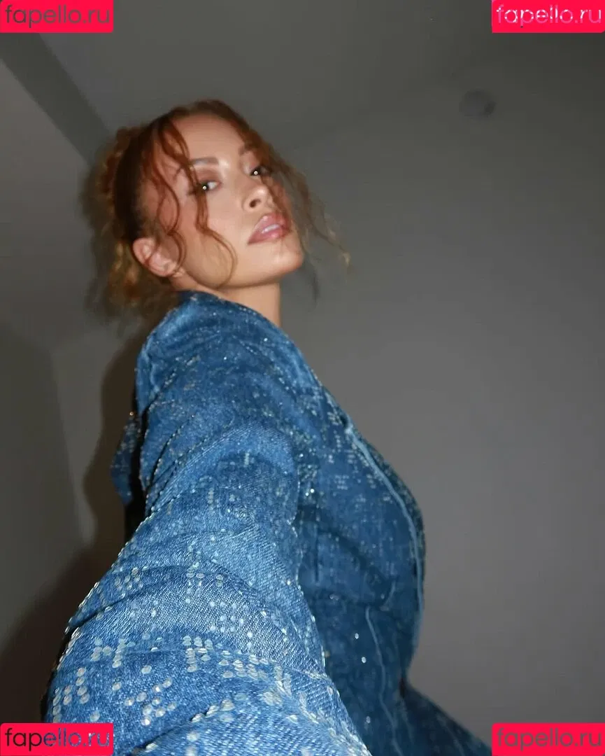 Christian Serratos / christianserratos Onlyfans Photo Gallery 