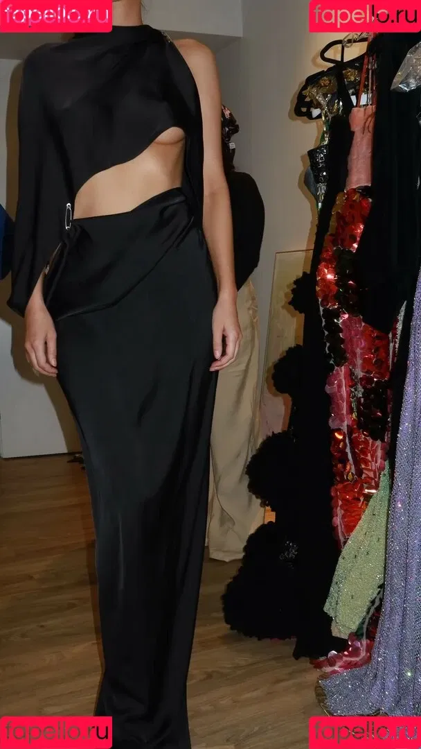 Christian Serratos / christianserratos Onlyfans Photo Gallery 