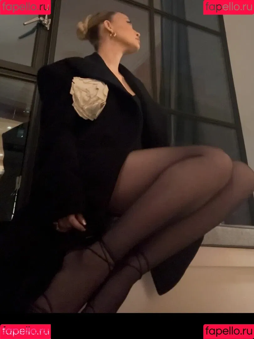 Christian Serratos / christianserratos Onlyfans Photo Gallery 