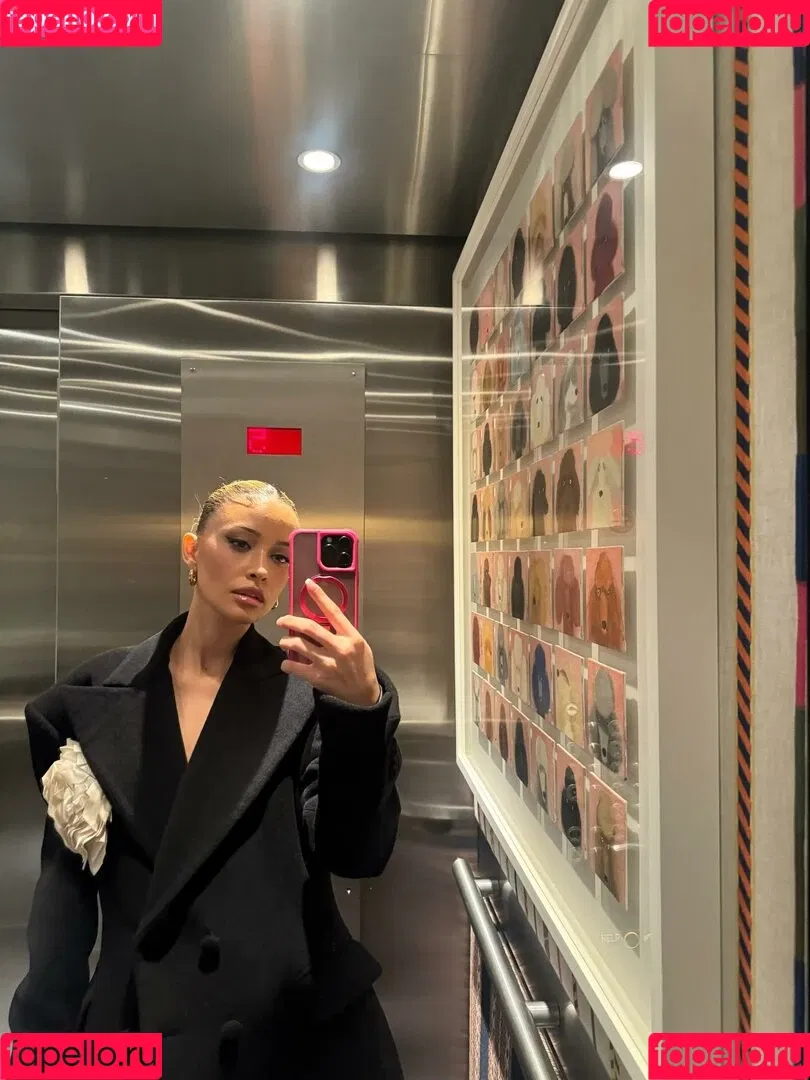 Christian Serratos / christianserratos Onlyfans Photo Gallery 