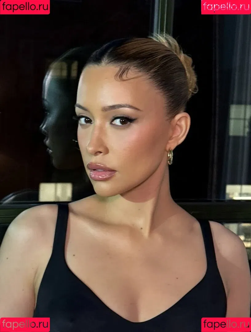 Christian Serratos / christianserratos Onlyfans Photo Gallery 