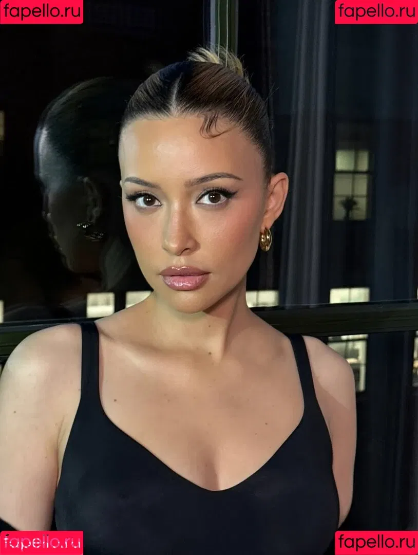 Christian Serratos / christianserratos Onlyfans Photo Gallery 