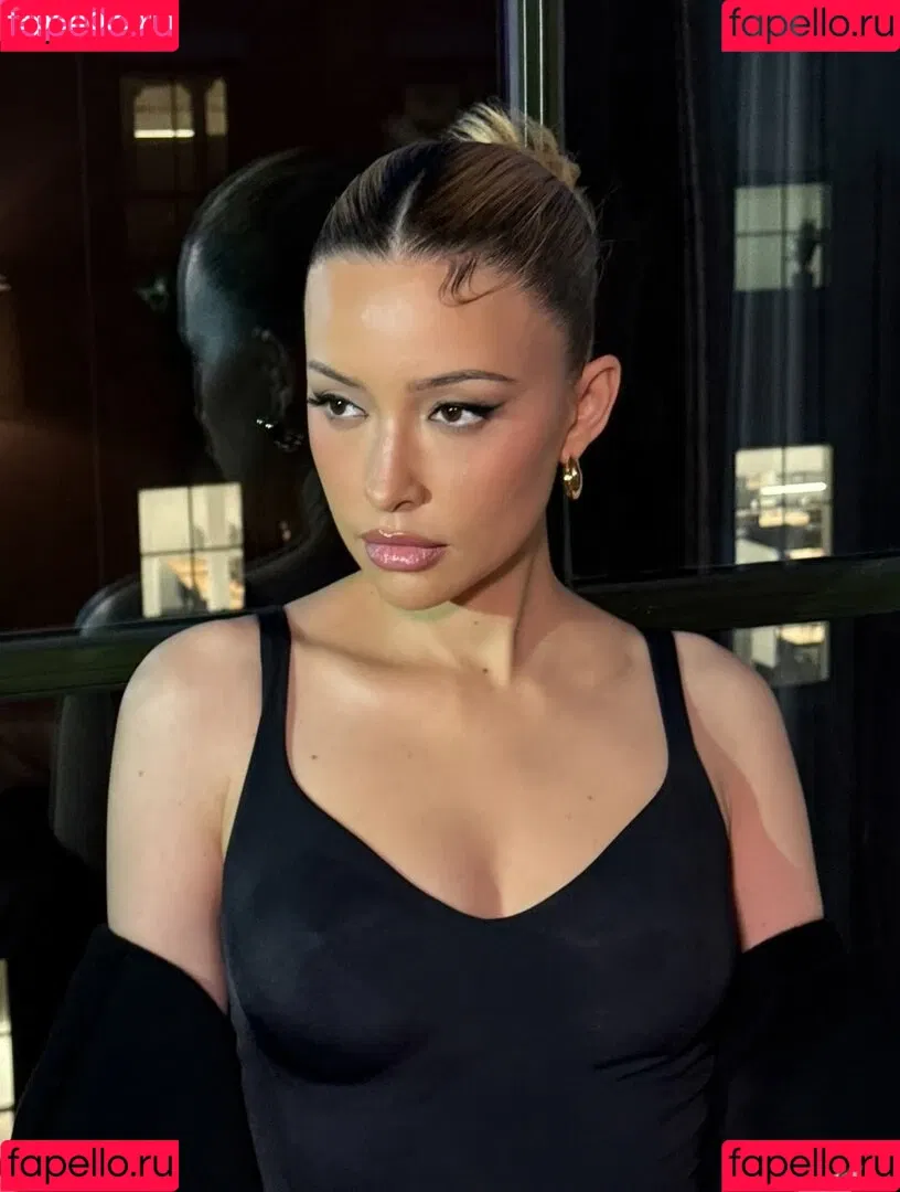 Christian Serratos / christianserratos Onlyfans Photo Gallery 
