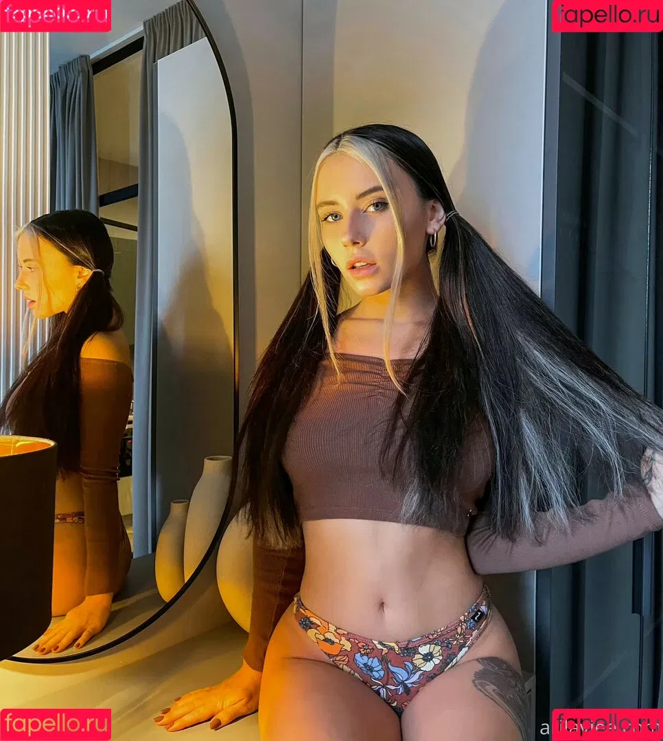 Ariel Next Door / ArielLush / Arilaviee / LoveMeGentle / theannadelvey Onlyfans Photo Gallery 