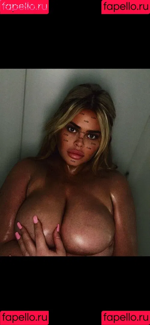 Susannah Elizabeth / hershikiss / sexysusie876 / susannah_elizabethx Onlyfans Photo Gallery 