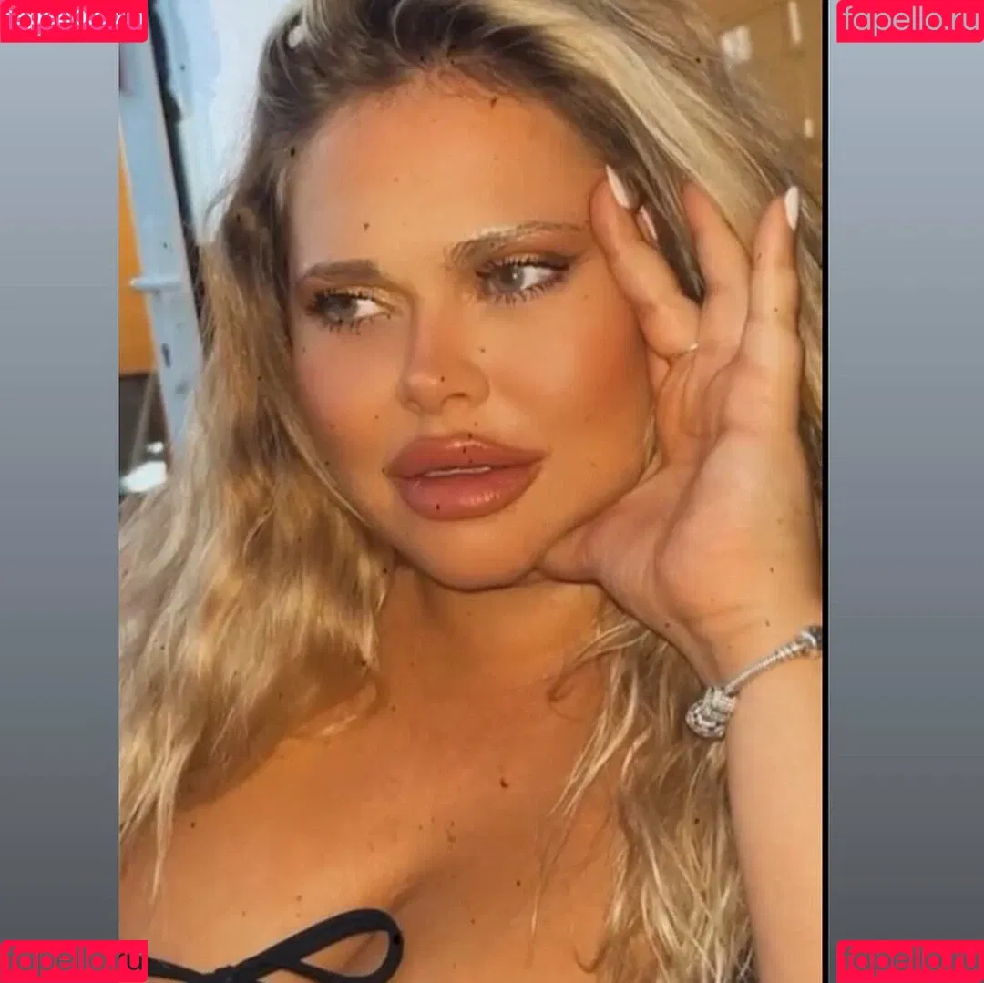 Susannah Elizabeth / hershikiss / sexysusie876 / susannah_elizabethx Onlyfans Photo Gallery 